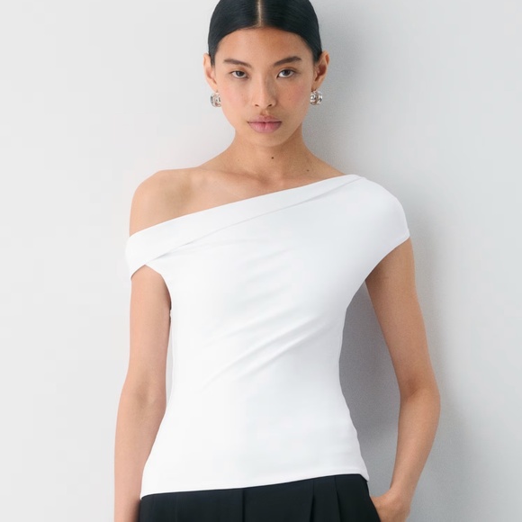 Aritzia Original Contour Ravish Top - Picture 3 of 4